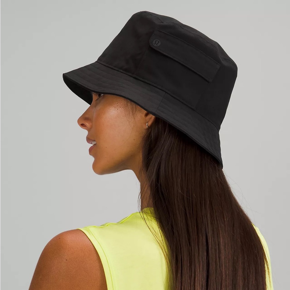NWT Lululemon On My Way Bucket Hat in Black